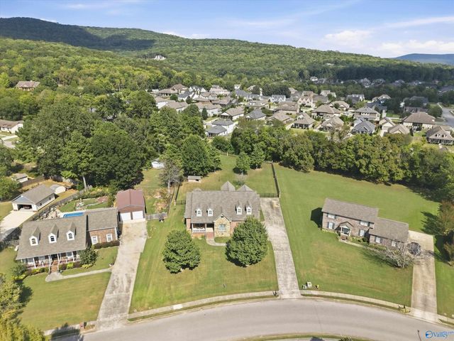 115 Featherstone Lane, Owens Cross Roads, AL 35763