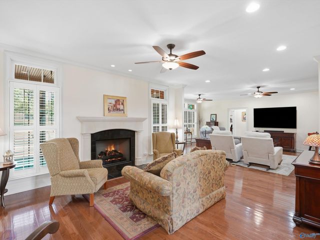 115 Featherstone Lane, Owens Cross Roads, AL 35763