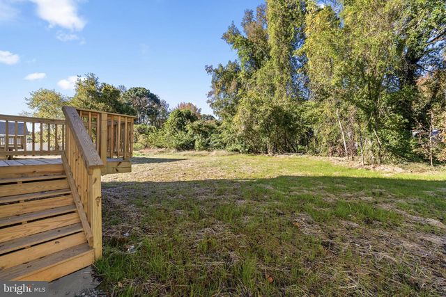 739 LAKEVIEW DR, Colonial Beach, VA 22443