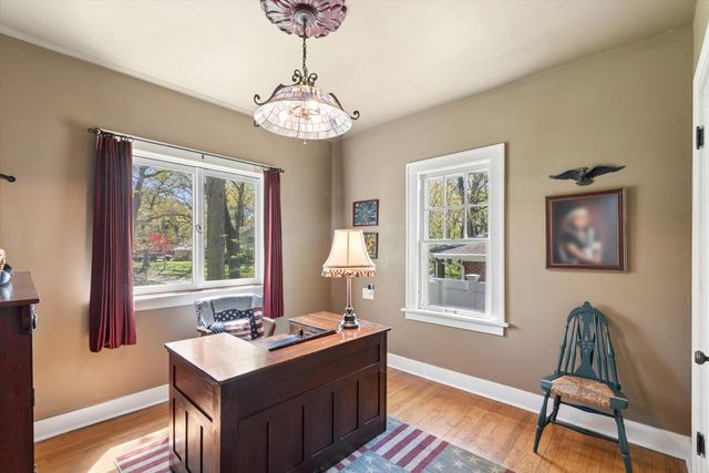 558 Woodlawn Drive, Valparaiso, IN 46385