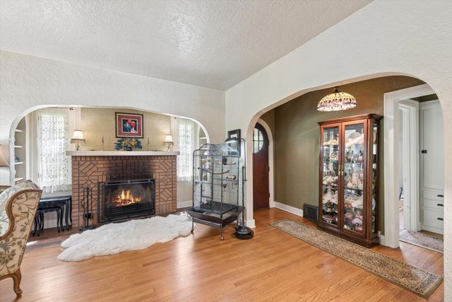 558 Woodlawn Drive, Valparaiso, IN 46385