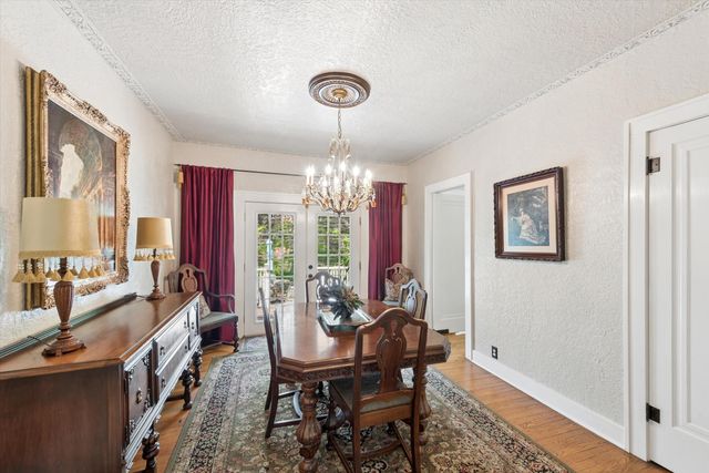 558 Woodlawn Drive, Valparaiso, IN 46385