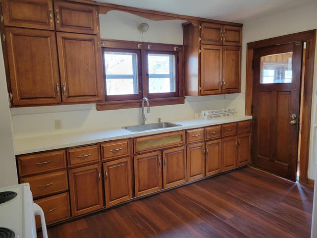 502 W Oakland AVENUE, Port Washington, WI 53074