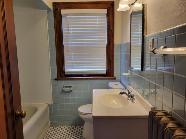 502 W Oakland AVENUE, Port Washington, WI 53074