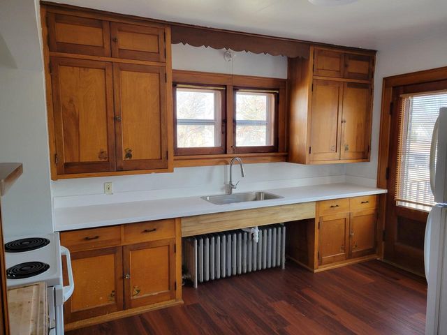 502 W Oakland AVENUE, Port Washington, WI 53074