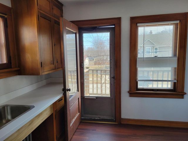 502 W Oakland AVENUE, Port Washington, WI 53074