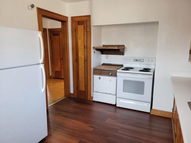 502 W Oakland AVENUE, Port Washington, WI 53074