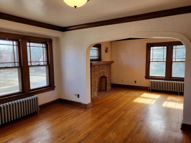 502 W Oakland AVENUE, Port Washington, WI 53074