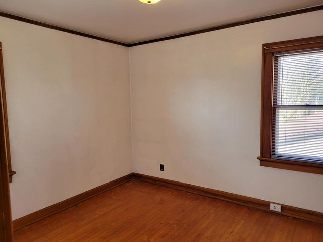 502 W Oakland AVENUE, Port Washington, WI 53074