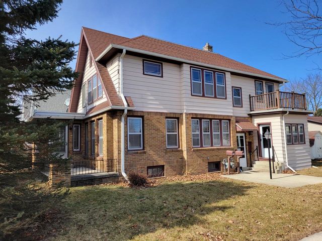 502 W Oakland AVENUE, Port Washington, WI 53074