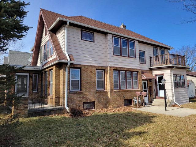 502 W Oakland AVENUE, Port Washington, WI 53074