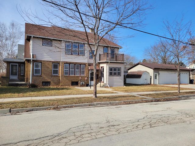 502 W Oakland AVENUE, Port Washington, WI 53074