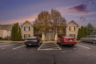 3042 W Crystal Waters Drive 8, Holland Twp, MI 49424
