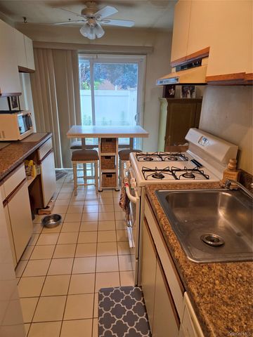 460 Old Town Road 3C, Port Jefferson Station, NY 11776