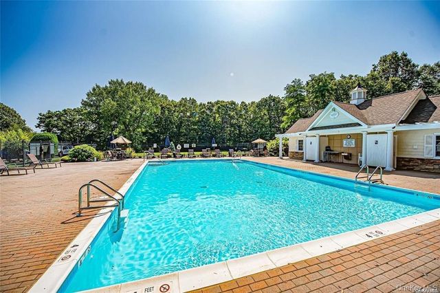 460 Old Town Road 3C, Port Jefferson Station, NY 11776