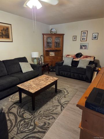 460 Old Town Road 3C, Port Jefferson Station, NY 11776