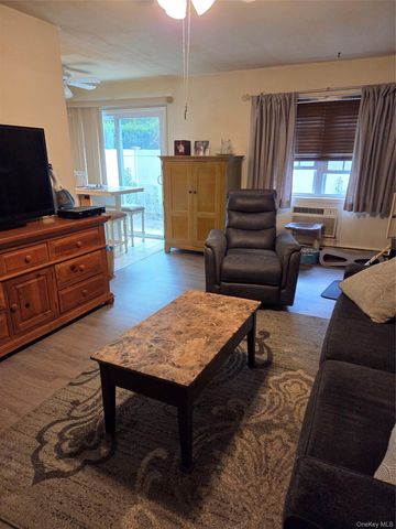 460 Old Town Road 3C, Port Jefferson Station, NY 11776