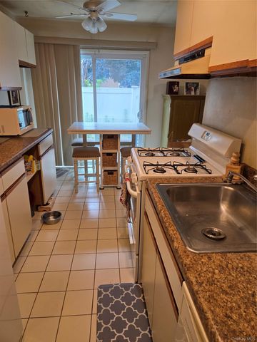 460 Old Town Road 3C, Port Jefferson Station, NY 11776