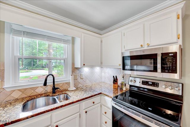 2 Cottage Woods Court, Durham, NC 27713