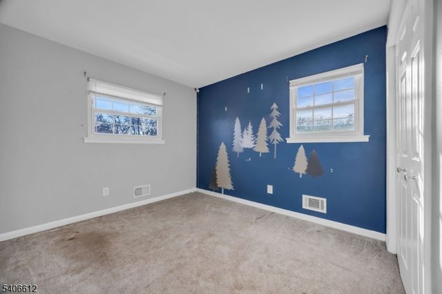 40 Drake Rd, Franklin Twp., NJ 08873