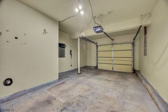 40 Drake Rd, Franklin Twp., NJ 08873