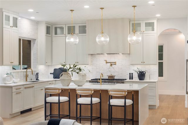 1651 169th Avenue NE, Bellevue, WA 98008