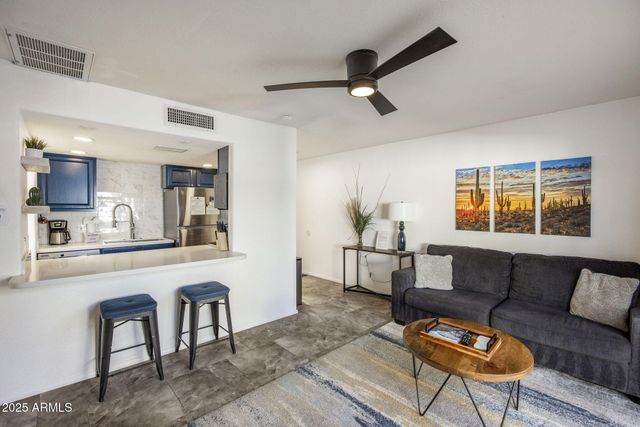 8576 E INDIAN SCHOOL Road UNIT B, Scottsdale, AZ 85251