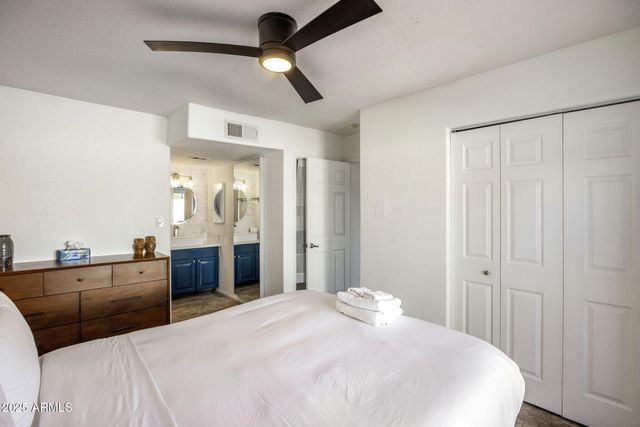 8576 E INDIAN SCHOOL Road UNIT B, Scottsdale, AZ 85251