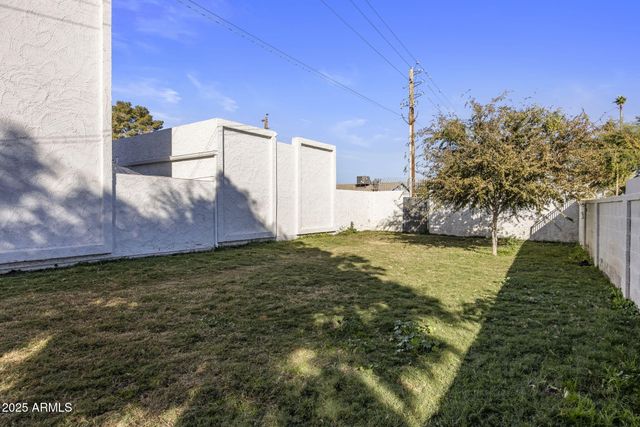 8576 E INDIAN SCHOOL Road UNIT B, Scottsdale, AZ 85251