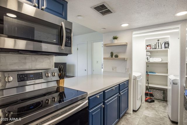 8576 E INDIAN SCHOOL Road UNIT B, Scottsdale, AZ 85251