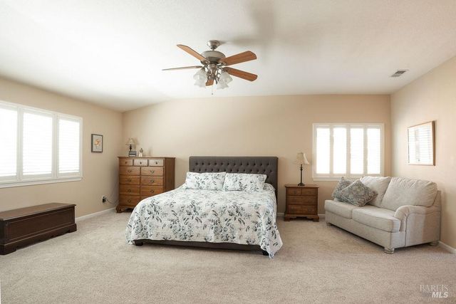 918 Shadow Tree Ct, Vacaville, CA 95687
