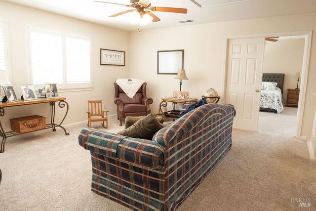 918 Shadow Tree Ct, Vacaville, CA 95687