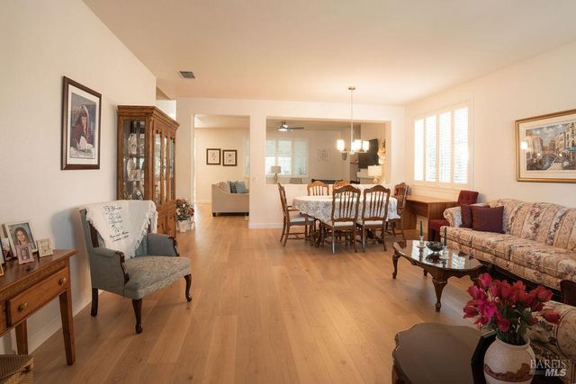 918 Shadow Tree Ct, Vacaville, CA 95687