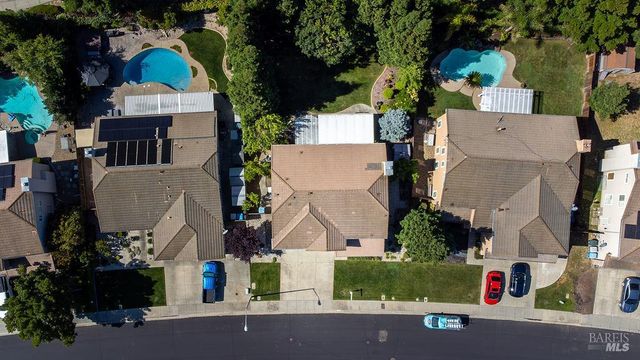 918 Shadow Tree Ct, Vacaville, CA 95687