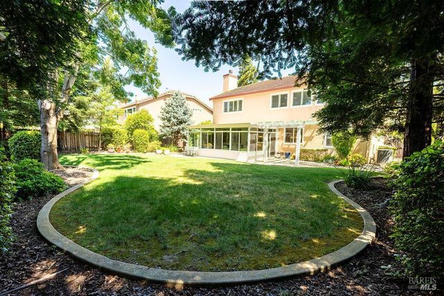 918 Shadow Tree Ct, Vacaville, CA 95687