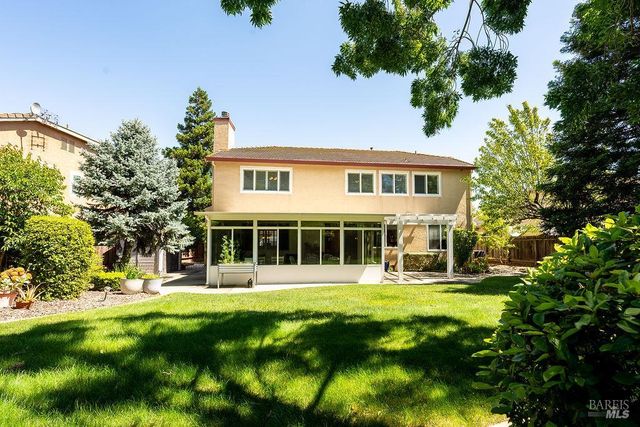 918 Shadow Tree Ct, Vacaville, CA 95687