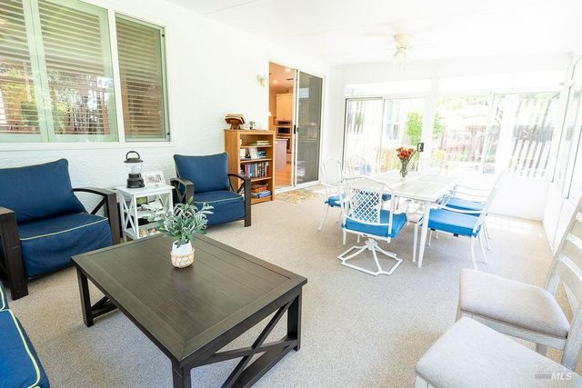918 Shadow Tree Ct, Vacaville, CA 95687