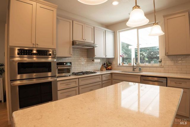 918 Shadow Tree Ct, Vacaville, CA 95687