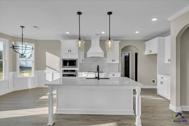 444 Burlington Drive, Macon, GA 31052