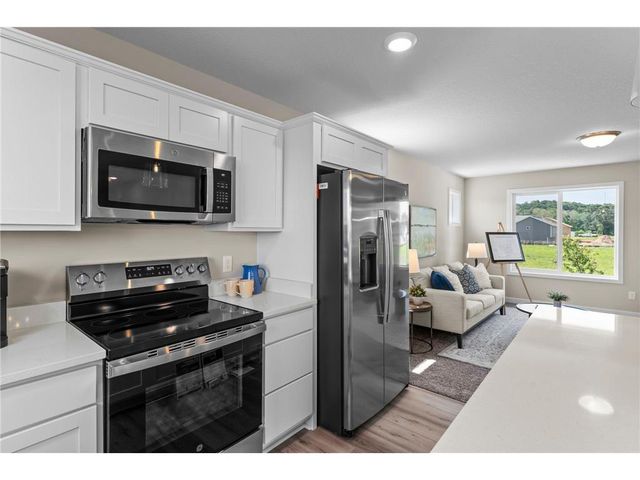 2017 Aster Lane, Mankato, MN 56001