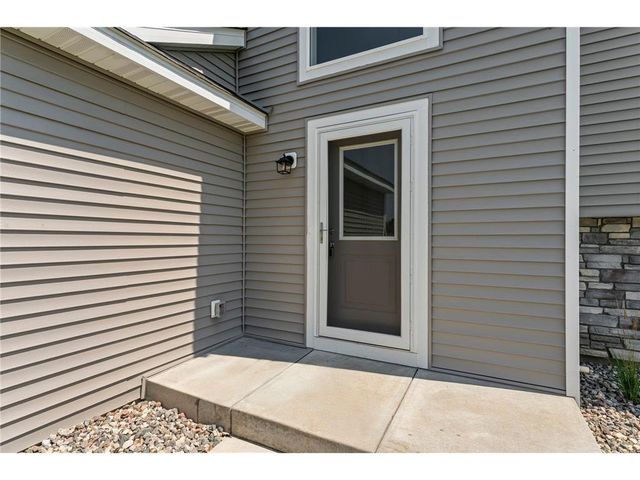2017 Aster Lane, Mankato, MN 56001
