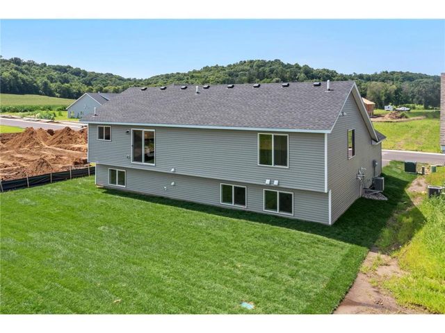 2017 Aster Lane, Mankato, MN 56001