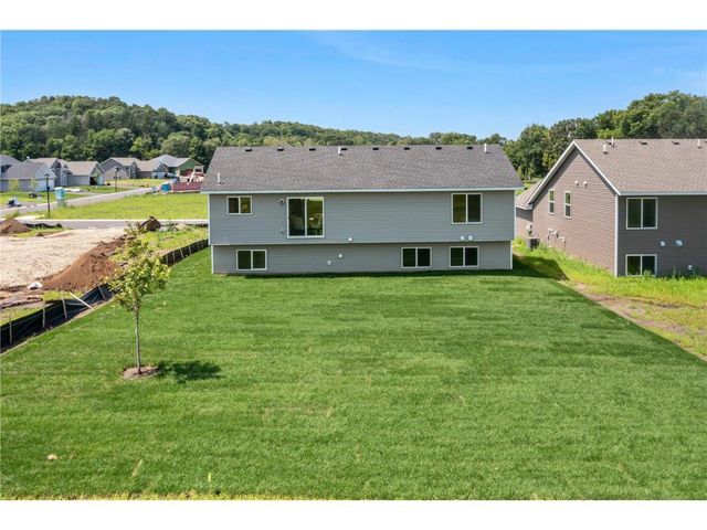 2017 Aster Lane, Mankato, MN 56001