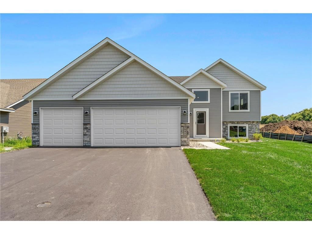 2017 Aster Lane, Mankato, MN 56001