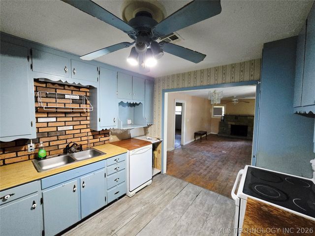 7 Payne Street, Pryor, OK 74361