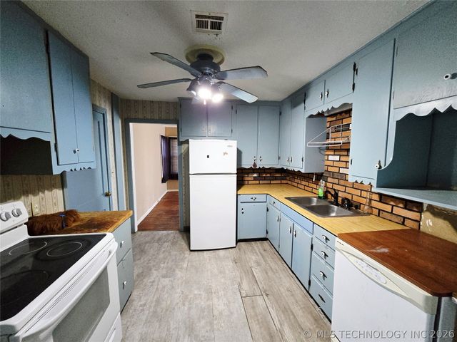 7 Payne Street, Pryor, OK 74361