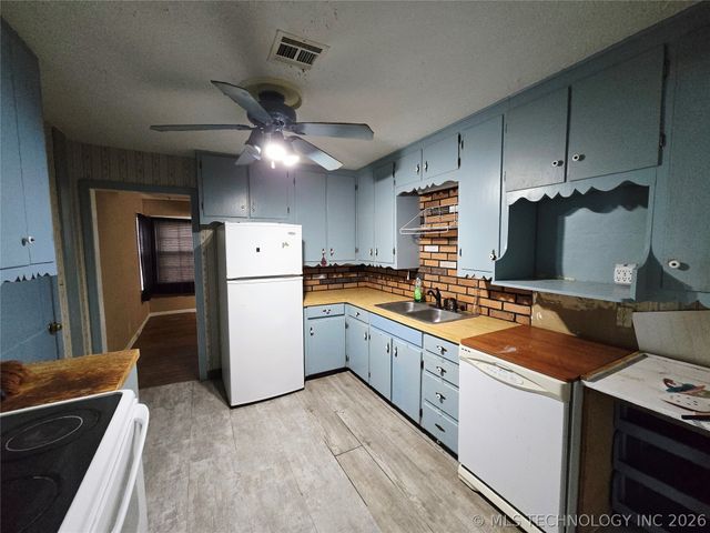 7 Payne Street, Pryor, OK 74361
