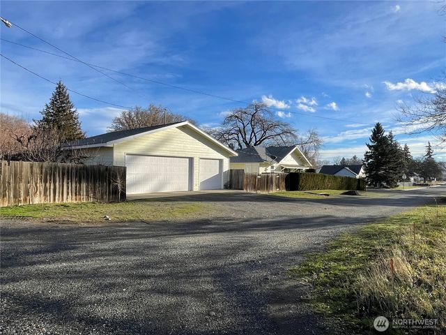 515 W 11th Avenue, Ellensburg, WA 98926