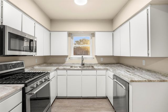 509 E Williamsburg Manor, Arlington, TX 76014