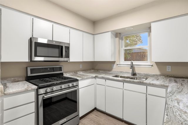 509 E Williamsburg Manor, Arlington, TX 76014